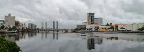 Skyline Recife Com Reflexão Sobre Rio Capibaribe Brasil — Fotografia de Stock