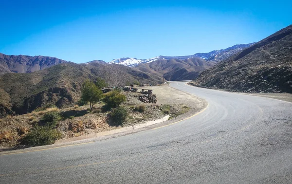 Atlas Dağları Fas Boş Bir Yolda Güzel Bir Manzara — Stok fotoğraf