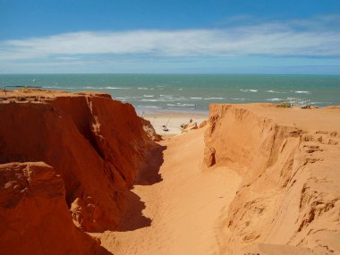 Ceara, Brezilya 'da bir sahilde güzel bir kanyon.
