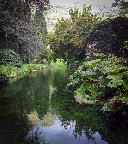 Ruínas Deserções Giardini Ninfa Itália — Fotografia de Stock