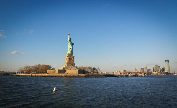 Panoramic view of Liberty Statue and Manhattan skyline, New York city