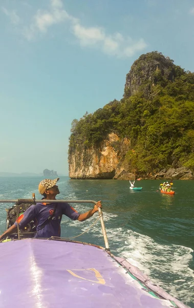 Long Tail Boat Operator Nang Bay Thailland — Stock Photo, Image