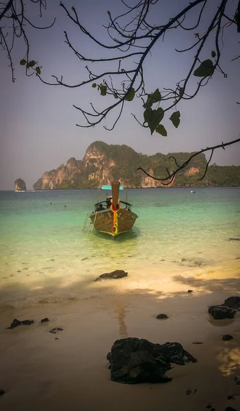 Bella Barca Coda Lunga Tramonto Nella Spiaggia Railay Nella Provincia — Foto Stock