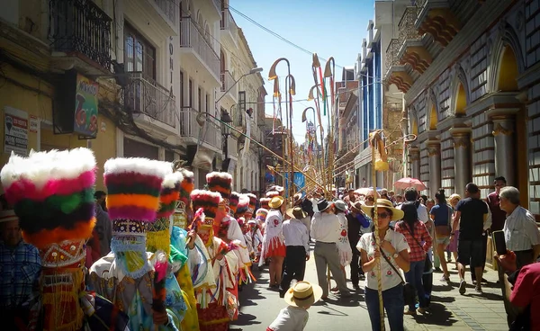 Desfile Tradicional Honor San Roque Con Chunchos Hombre Cubierto Las —  Fotos de Stock
