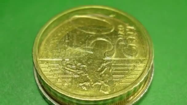 Closeup Coins Spinning Green Table European Money Resolution 3840X2160Fps 60Codec — Stock Video