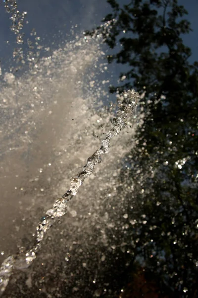 Gökyüzüne su taştı.