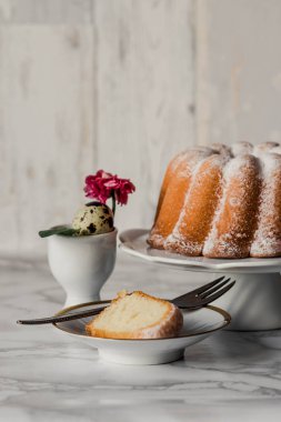 Paskalya ekşi krema kek ve Bıldırcın yumurta