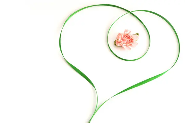 Projekt Koncepcyjny Dzień Matki Wykonany Kwiatów Wstążki Zdjęcie Przestrzenią Kopiowania — Zdjęcie stockowe