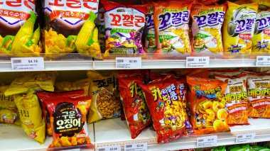 Melbourne, Avustralya. 24 Şubat 2017: Bir süpermarketin rafında sergilenen Çin ürünleri