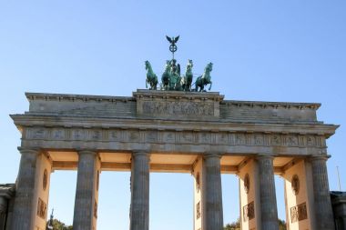Gündoğumu Almanya, Berlin Brandenburg Kapısı