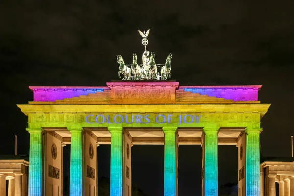 Das brandenburger tor in berlin bei deutschland — Stockfoto