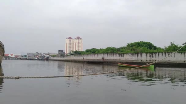 Pelabuhan Sunda Kelapa Atmosfer Pekerja Yang Mengangkut Barang Dari Truk — Stok Video