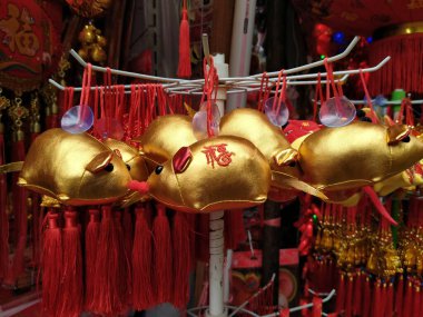 Glodok, Batı Jakarta, 16 Ocak 2020: Fare askıları Çin 'de 2020 yılının simgesidir (gong xi fa cai)