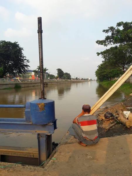 Bekasi Jawa Barat Indonésia Julho 2016 Homem Que Está Pescando — Fotografia de Stock