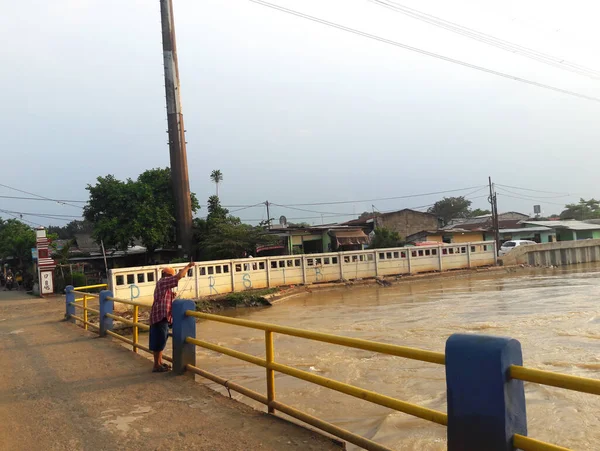 Bekasi Jawa Barat Indonésia Julho 2016 Homem Que Está Pescando — Fotografia de Stock