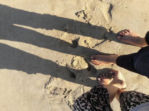 Sawarna Beach Banten Indonesia July 2016 Foot Shadow Married Couple — Stock Photo, Image