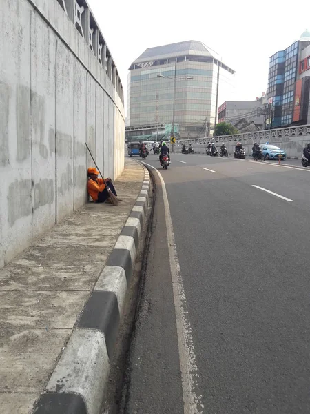 Tanah Abang Jakarta Indonesia Juli 2016 Seorang Pembersih Jalan Yang — Stok Foto