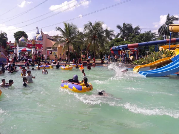 Depok Jawa Barat Indonesia Enero 2017 Atmósfera Del Parque Acuático — Foto de Stock