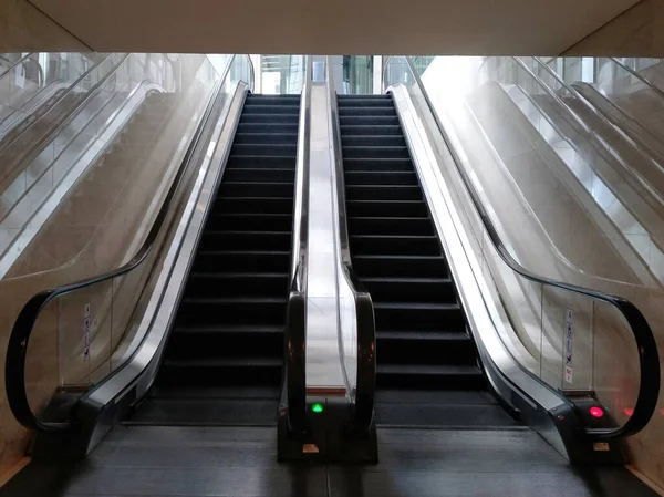 Wtc Sudirman Jakarta Indonesia April 2020 Escalator Ladder Quiet Office — 图库照片