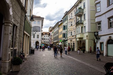 Bolzano 'da Yürüyen İnsanlar (Bozen)