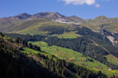 Tux Vadisi üzerindeki dağların manzarası, Tyrol