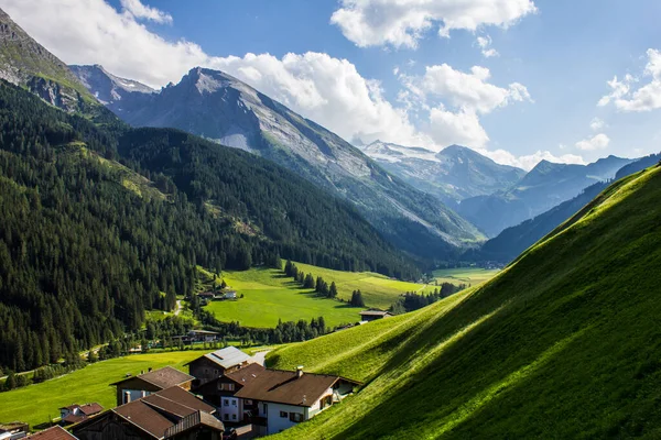 Uitzicht Tux Valley Met Hintertux Gletsjer Achtergrond — Stockfoto