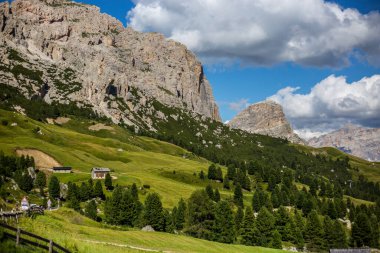 Güney Tyrol, İtalya 'da, Badia' da, Corvara 'da İtalyan Dolomitlerin manzarası