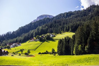 Güney Tyrol, İtalya 'da, Badia' da, Corvara 'da İtalyan Dolomitlerin manzarası
