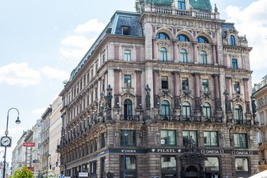 Viyana, Avusturya - 18 Haziran 2018: Palais Equitable at Stock-im-Eisen-Platz, Viyana