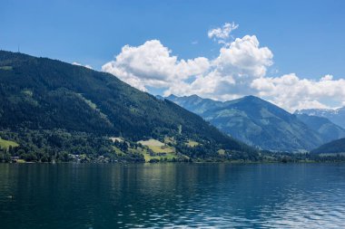 Zeller 'in Avusturya' daki Dağlara Bakış ve Çevre Manzarası