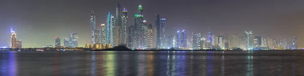 Dubai Marina panorama w późnych godzin wieczornych — Zdjęcie stockowe