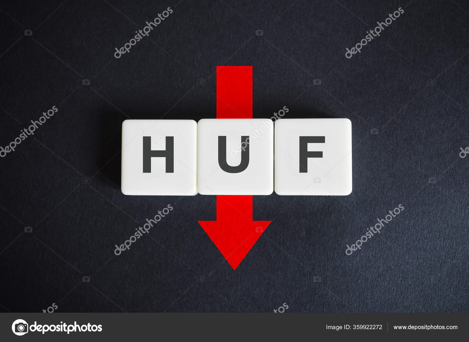 匈牙利福林特字母货币Iso代码Huf 和在黑色背景下的红色箭头匈牙利经济——图库图片© Photoopus #359922272