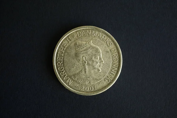 Чёрном Фоне Обратная Сторона Монеты Датских Крон Валюта Экономика Дании — стоковое фото