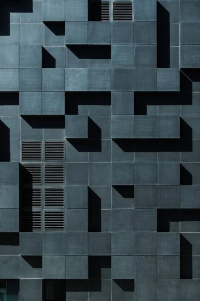 Архитектура Черного Современного Здания Игривый Фасад Оптической Иллюзией Абстрактный Фон — стоковое фото