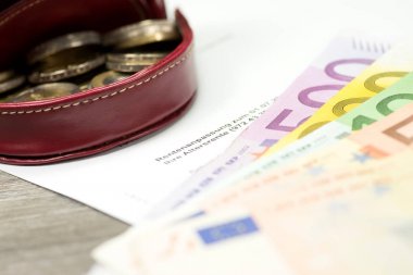 Bir emeklilik bildirimi ve para