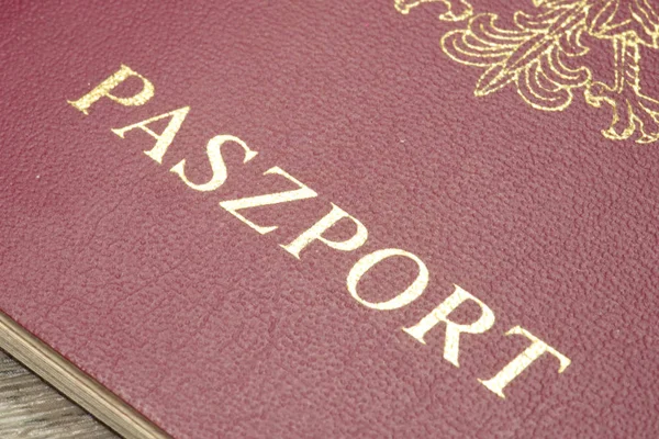 Un primer plano del pasaporte polaco — Foto de Stock