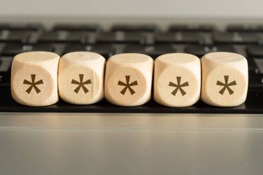 Bir bilgisayar ve parola