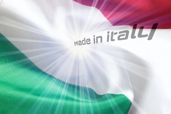 意大利国旗和意大利制造的标语 — 图库照片