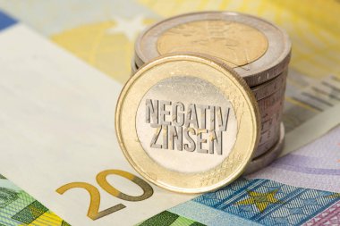 Avro banknotları ve madeni paralar ve tasarruf için olumsuz faiz