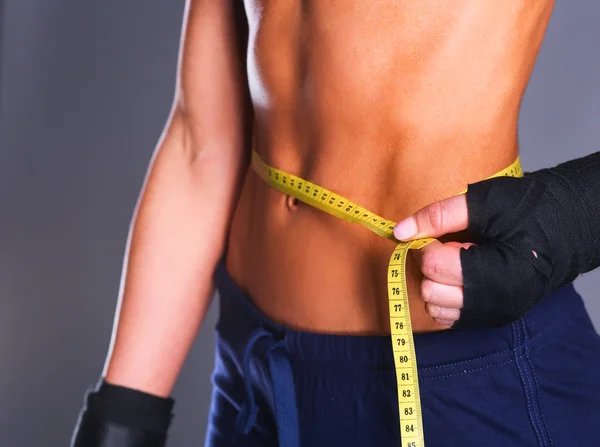 Fitness donne bel corpo con nastro di misura — Foto Stock