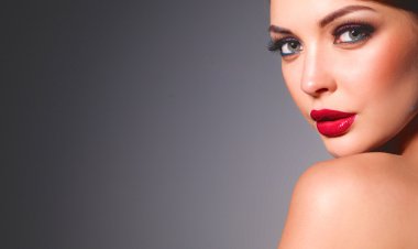 güzel bir kadınla akşam makyaj