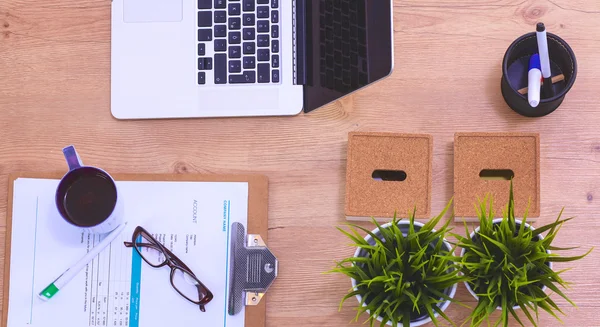 Laptop e altri strumenti per il lavoro — Foto Stock