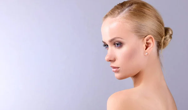 Portrait of beautiful woman , isolated on gray background — Stock Photo, Image