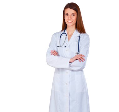 Kadın doktor hastanede steteskopla dikiliyor.