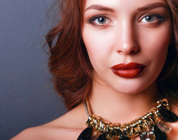 güzel bir kadınla akşam makyaj