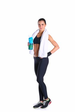 Spordan sonra elinde şişe olan kız.