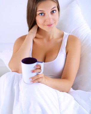 sabah kahve veya çay yatakta