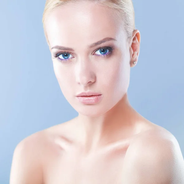 Portrait of beautiful woman , isolated on gray background — Stock Photo, Image