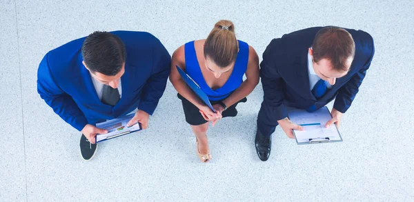 Les gens d'affaires debout ensemble - vue d'ensemble — Photo