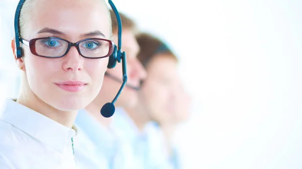 Aantrekkelijke jonge ondernemers en collega 's in een callcenter — Stockfoto